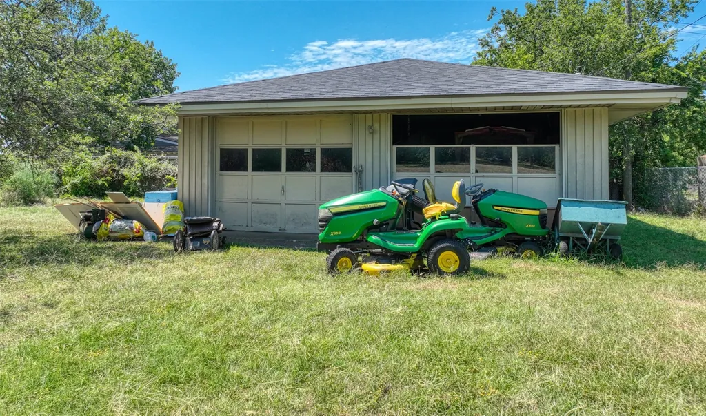 610 W Park Avenue Weatherford TX 76086