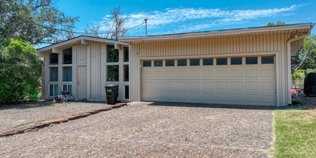 610 W Park Avenue Weatherford TX 76086