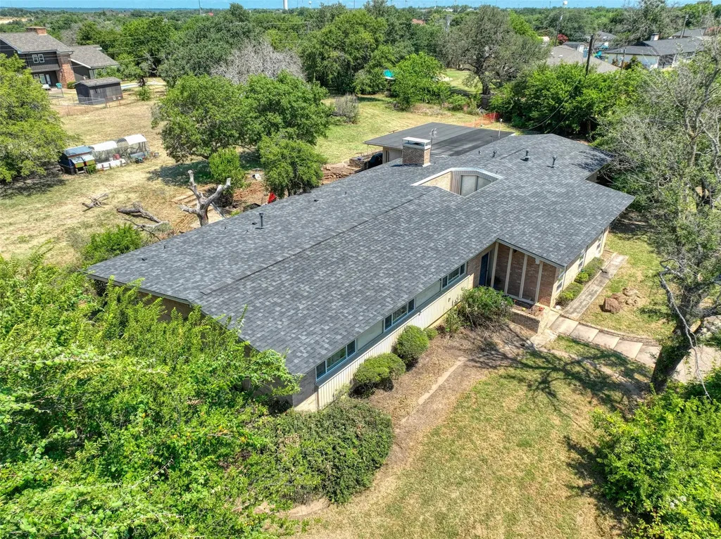 610 W Park Avenue Weatherford TX 76086