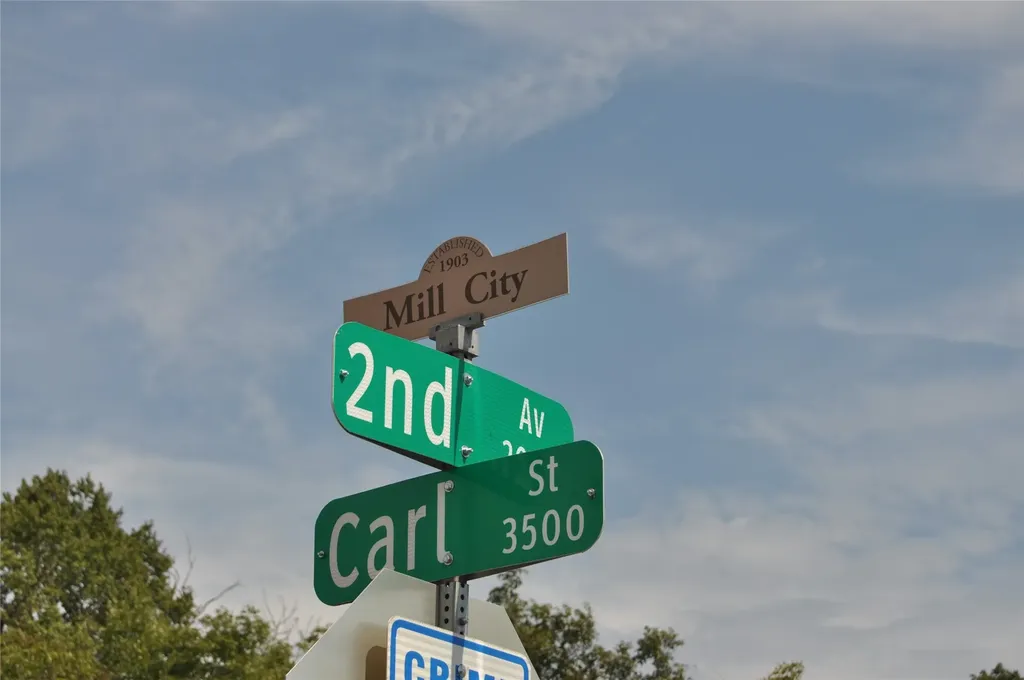 3520 Carl Street Dallas TX 75210