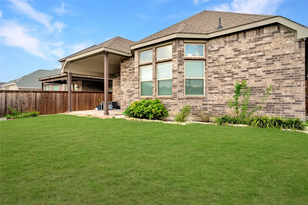 2745 Bechtol Street Garland TX 75042