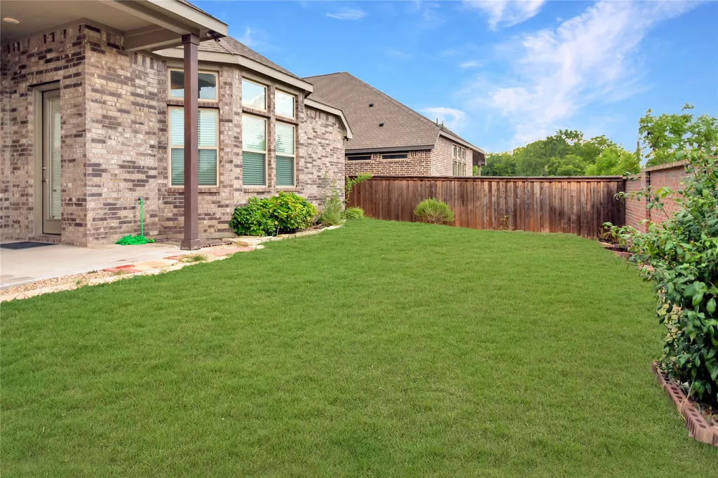 2745 Bechtol Street Garland TX 75042