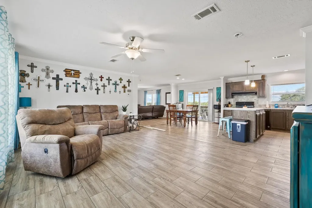 1235 County Road 1400 Ravenna TX 75476