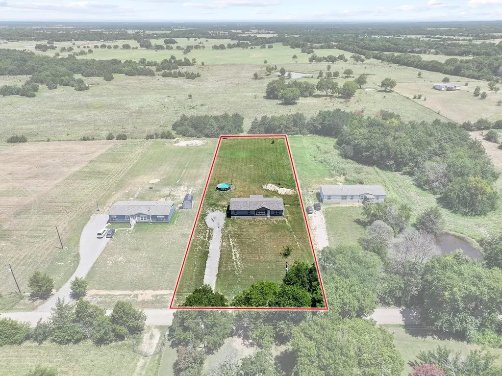 1235 County Road 1400 Ravenna TX 75476