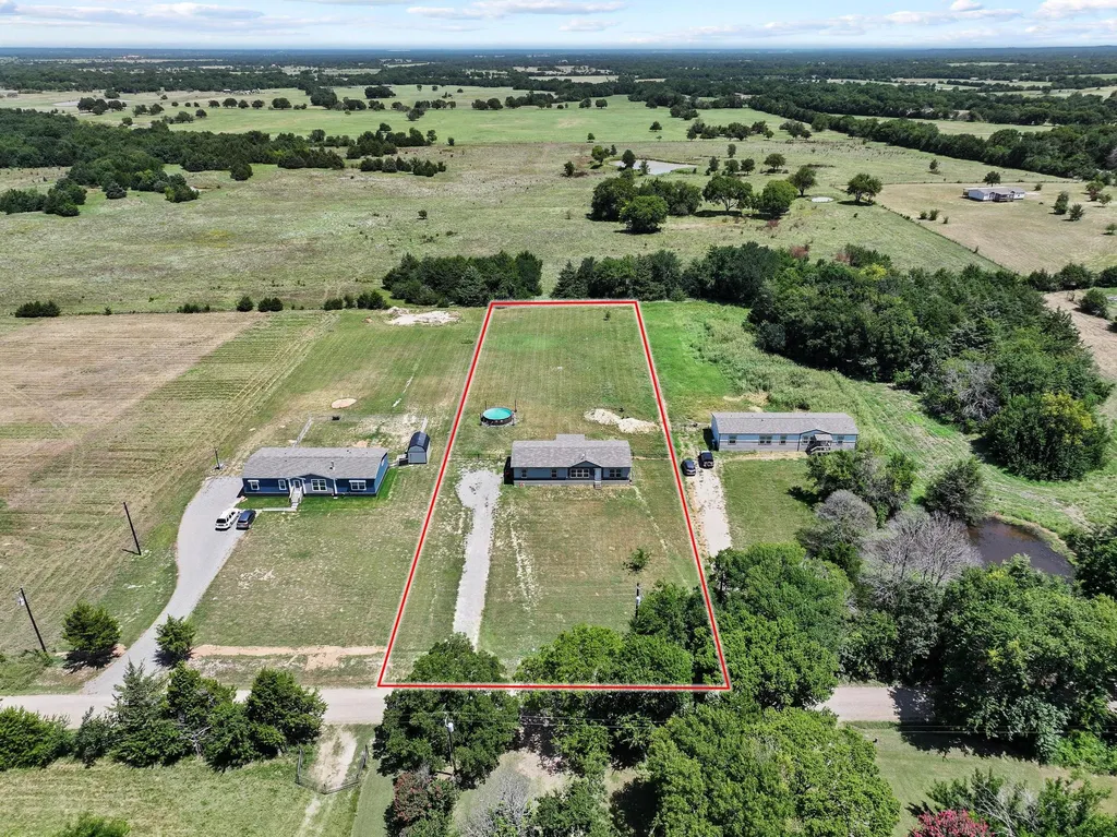 1235 County Road 1400 Ravenna TX 75476