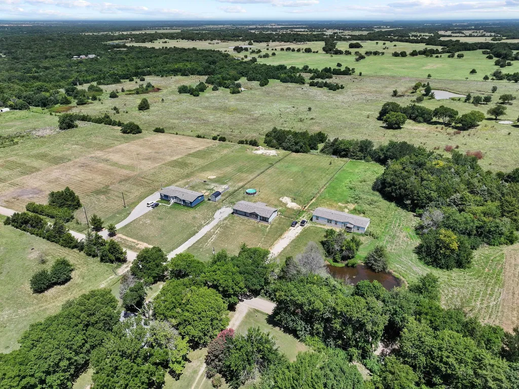 1235 County Road 1400 Ravenna TX 75476