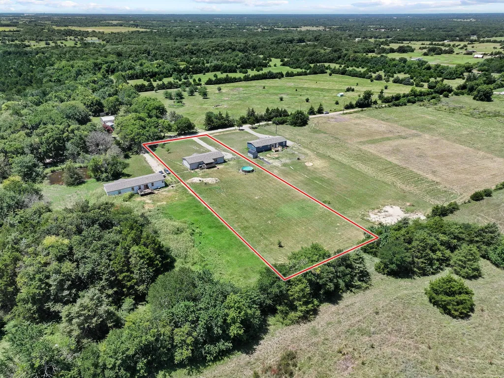 1235 County Road 1400 Ravenna TX 75476