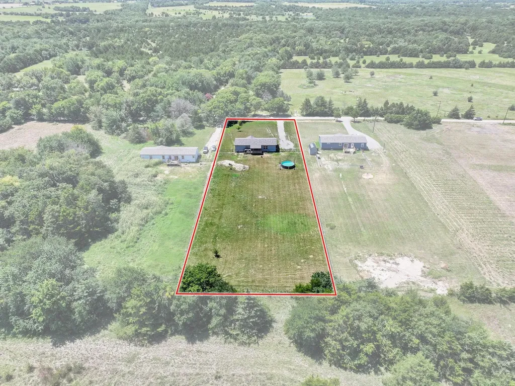 1235 County Road 1400 Ravenna TX 75476