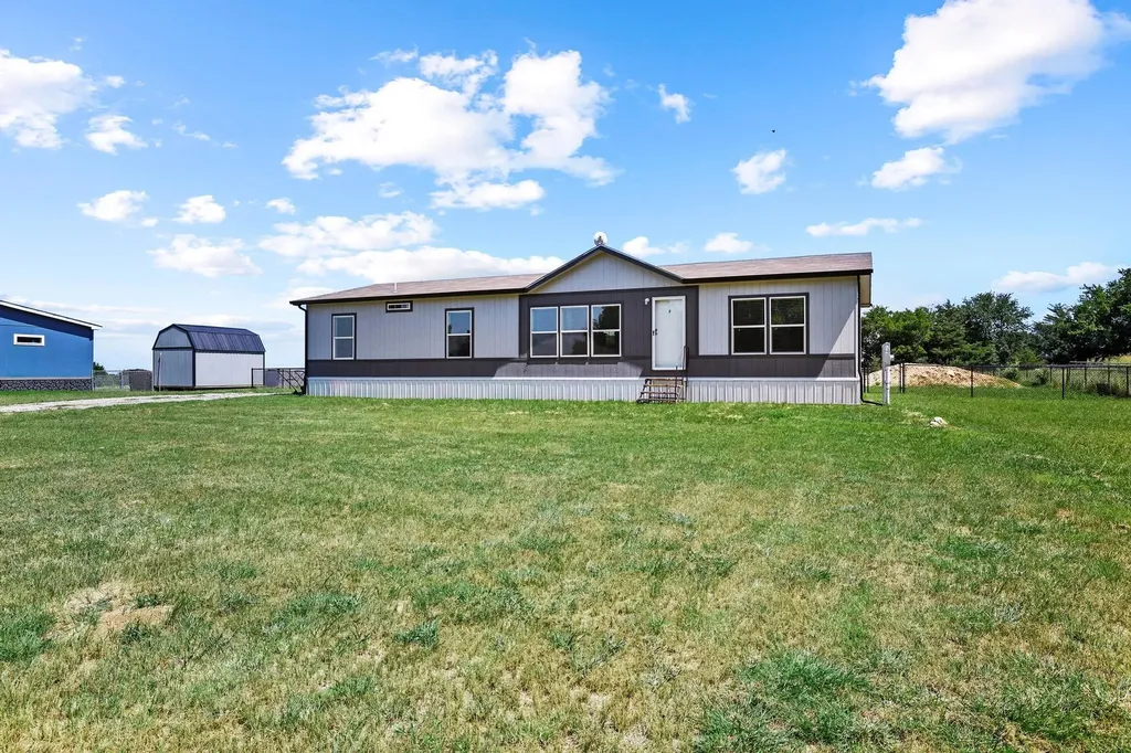 1235 County Road 1400 Ravenna TX 75476