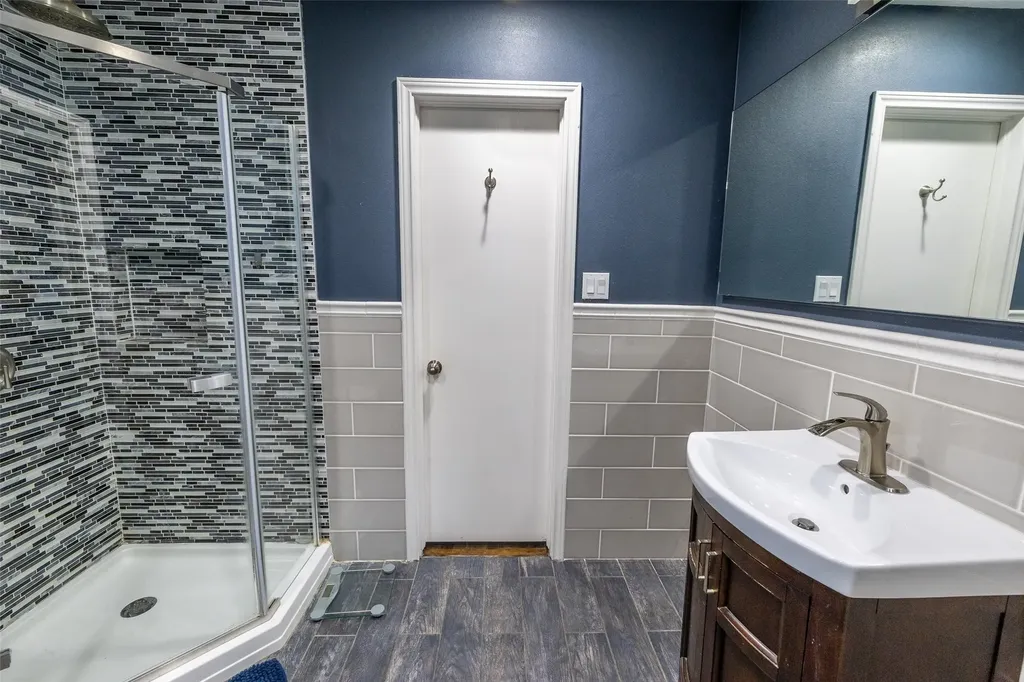 8419 Bocowood Drive Dallas TX 75228
