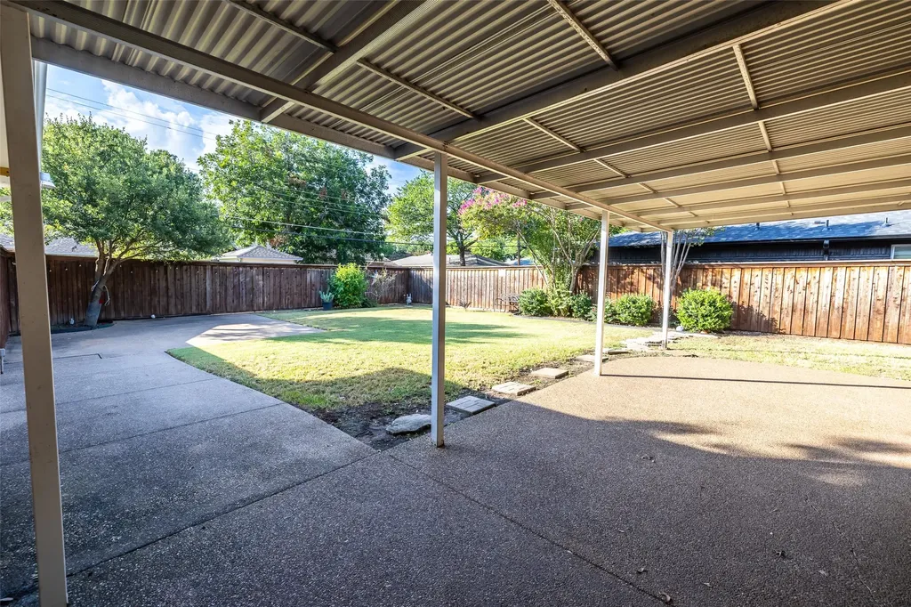 8419 Bocowood Drive Dallas TX 75228