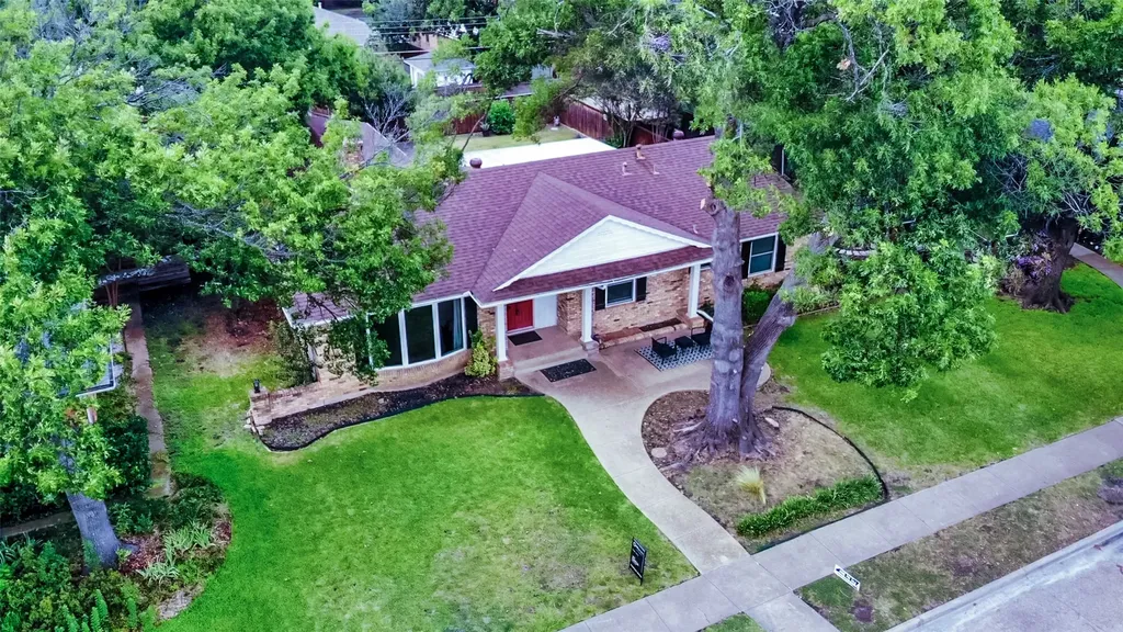 8419 Bocowood Drive Dallas TX 75228