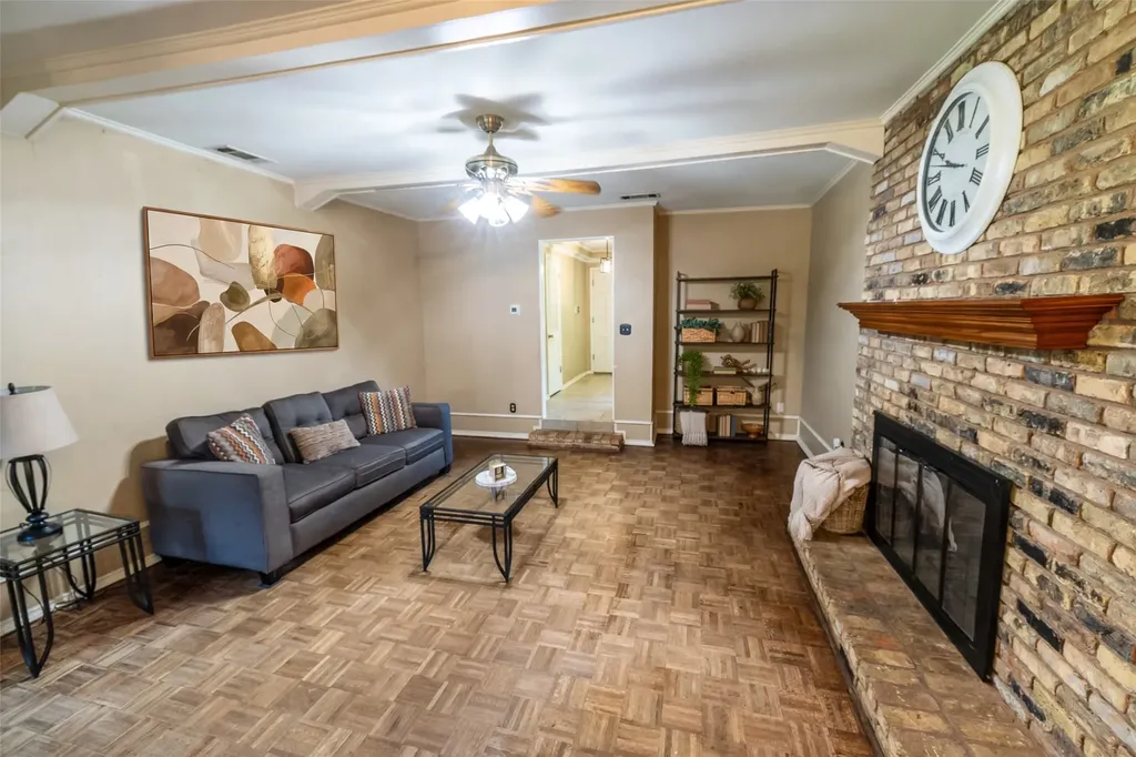 8419 Bocowood Drive Dallas TX 75228