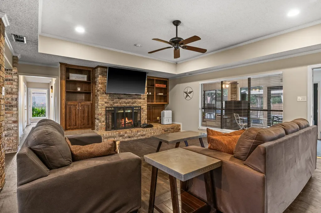 1801 Fairway Mt Pleasant TX 75455