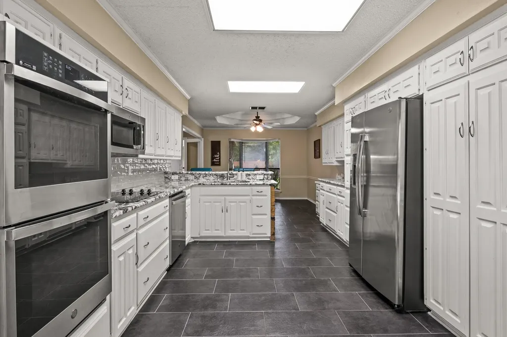 1801 Fairway Mt Pleasant TX 75455