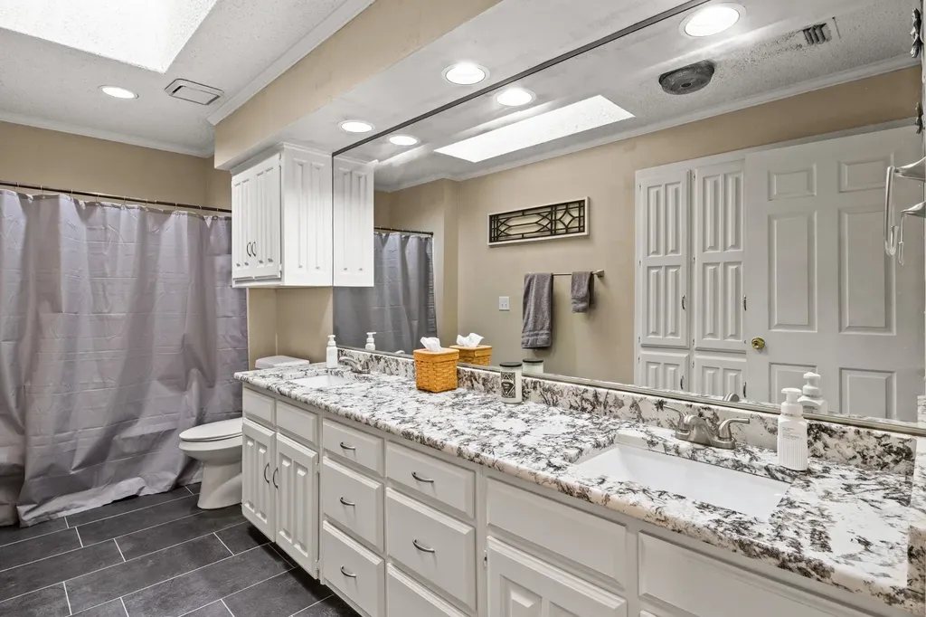 1801 Fairway Mt Pleasant TX 75455