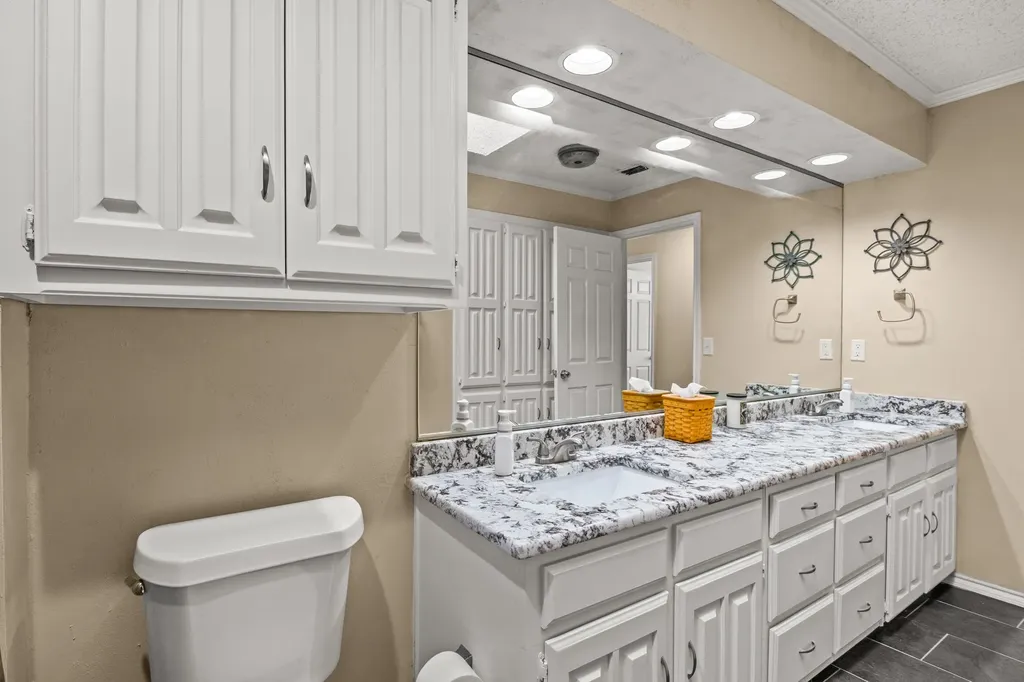 1801 Fairway Mt Pleasant TX 75455