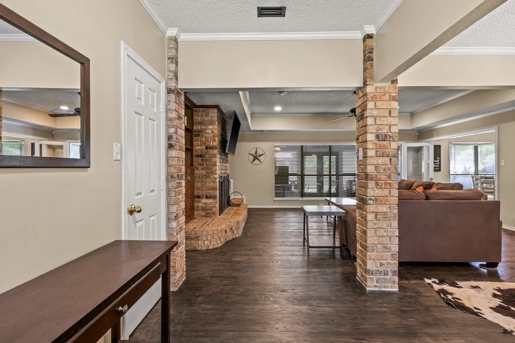 1801 Fairway Mt Pleasant TX 75455