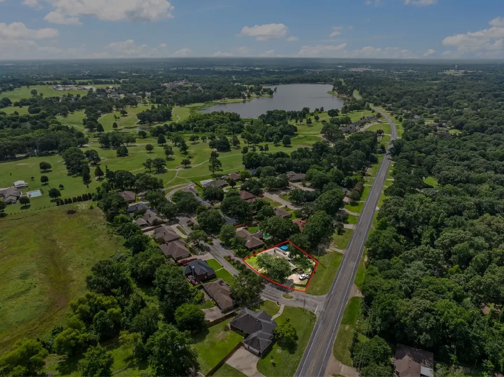 1801 Fairway Mt Pleasant TX 75455