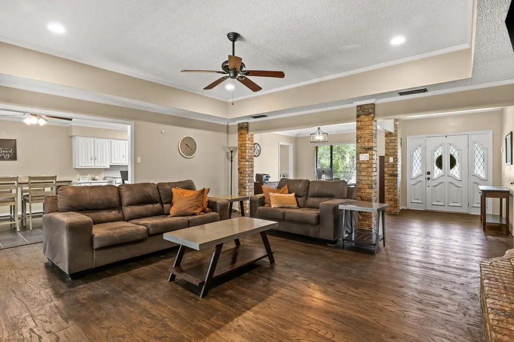 1801 Fairway Mt Pleasant TX 75455
