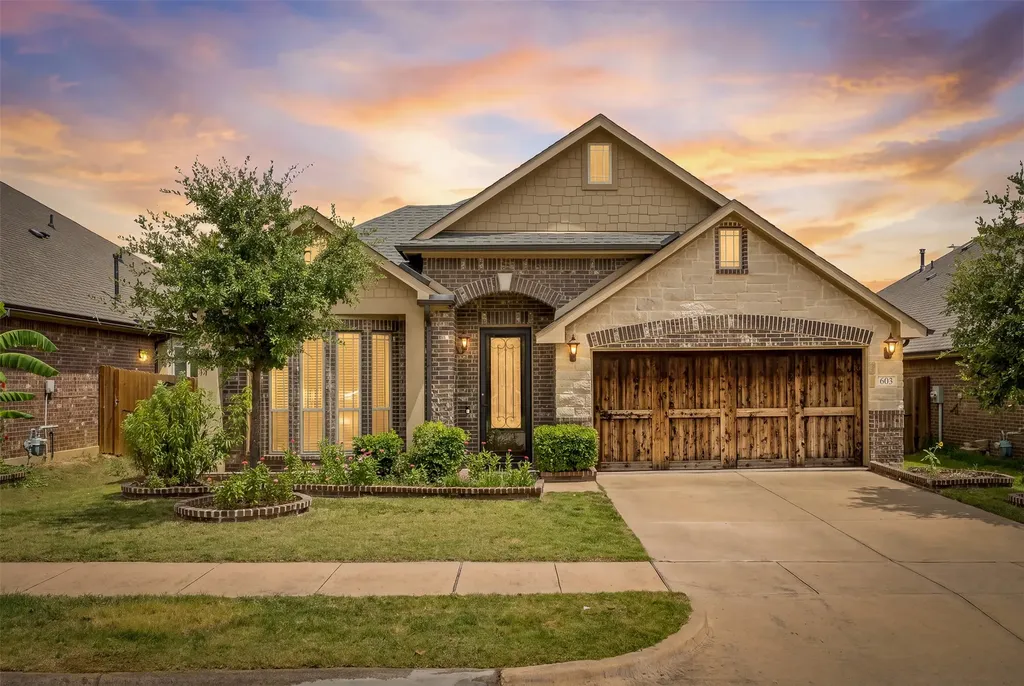 603 E Alexander Lane Euless TX 76040