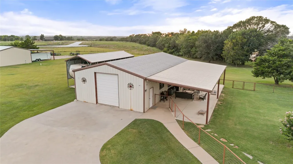 633 Durning Road Van Alstyne TX 75495