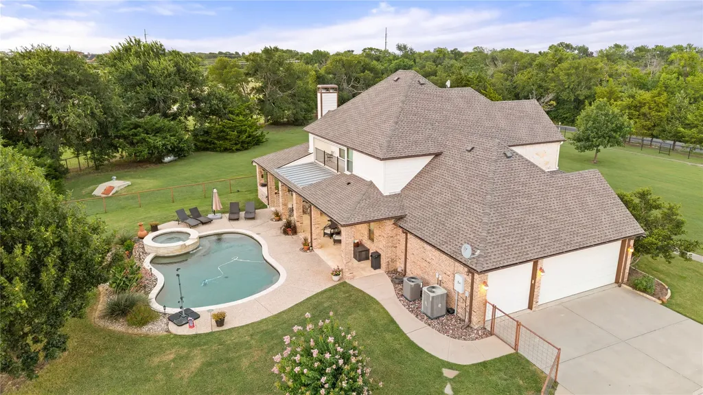 633 Durning Road Van Alstyne TX 75495