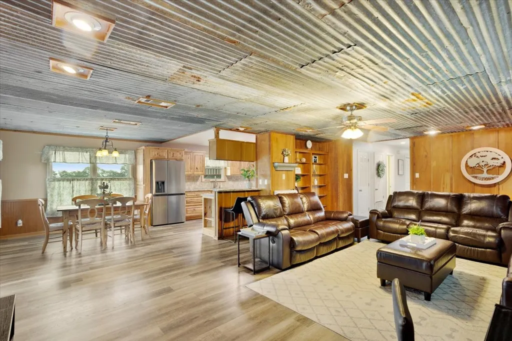 258 County Road 14665 Paris TX 75462