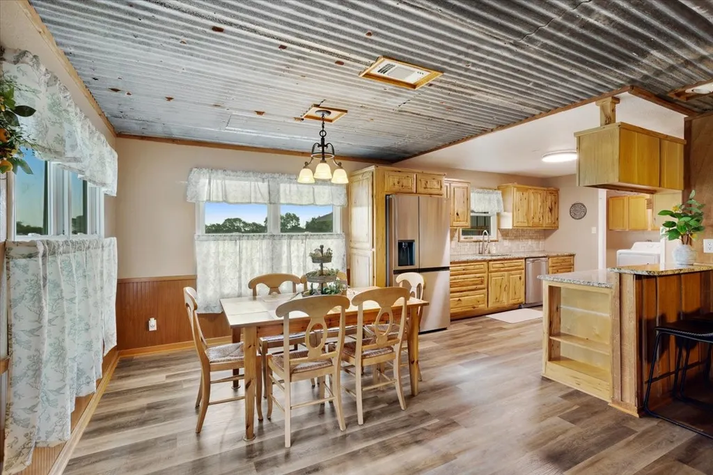 258 County Road 14665 Paris TX 75462