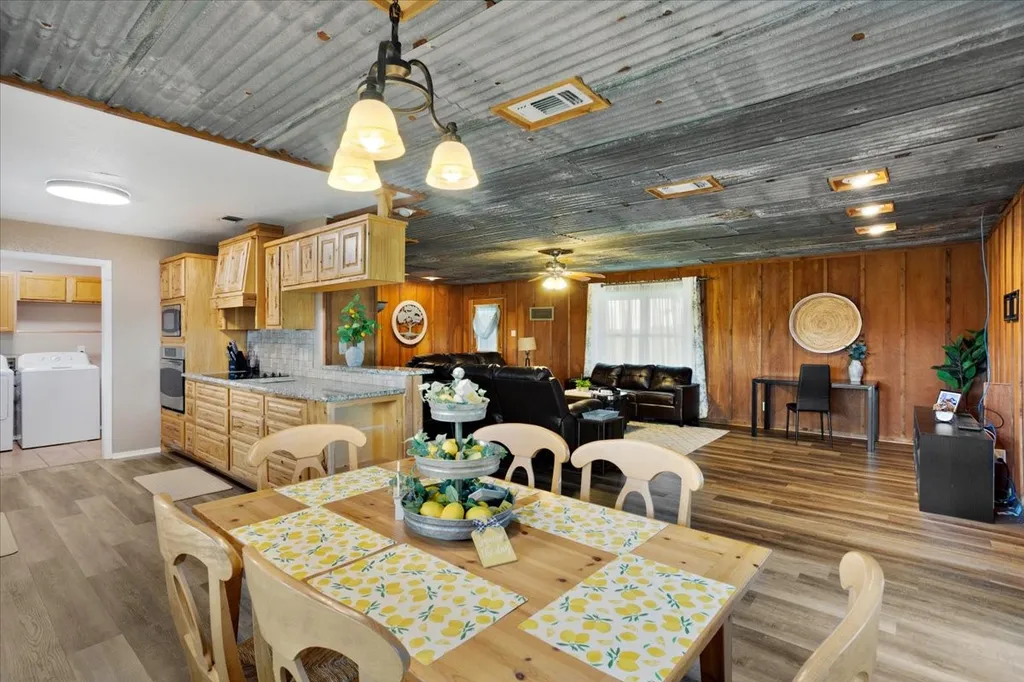 258 County Road 14665 Paris TX 75462