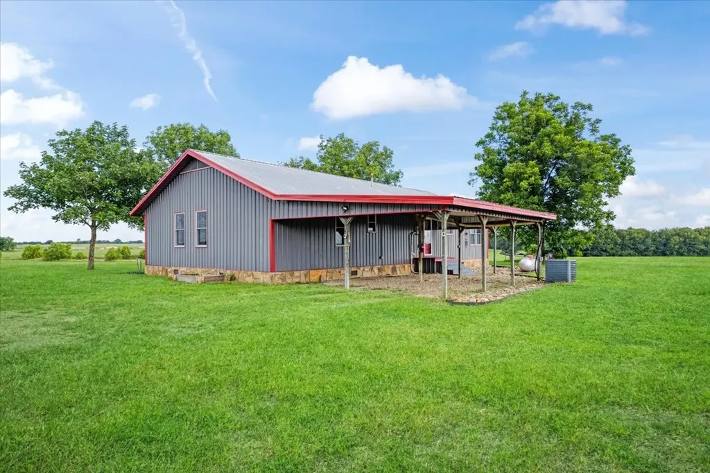 258 County Road 14665 Paris TX 75462