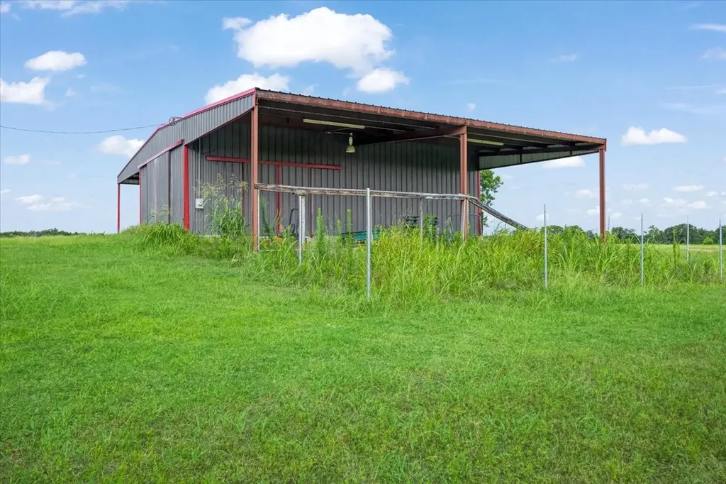 258 County Road 14665 Paris TX 75462