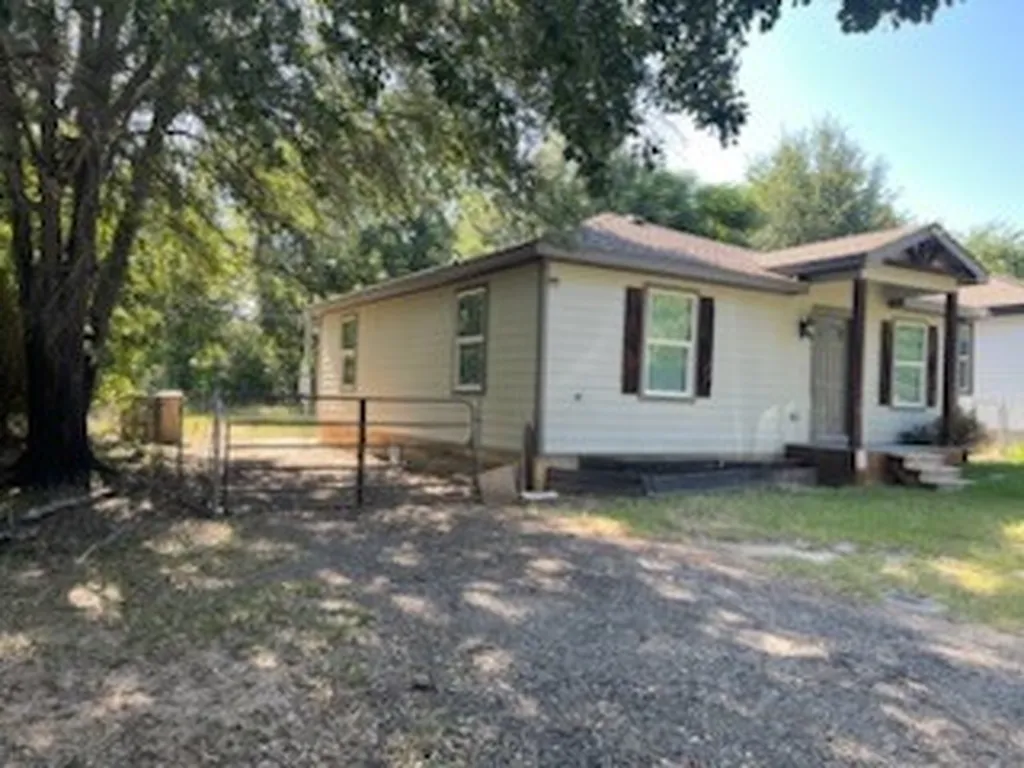 138 Erie Street Mabank TX 75156