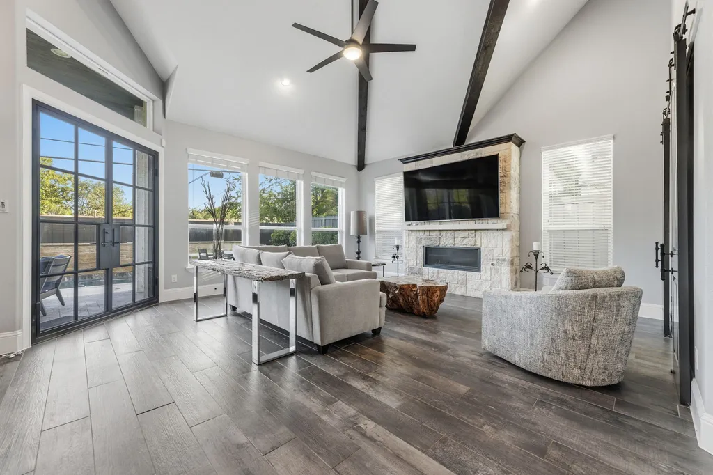 2712 Mount View Drive Farmers Branch TX 75234