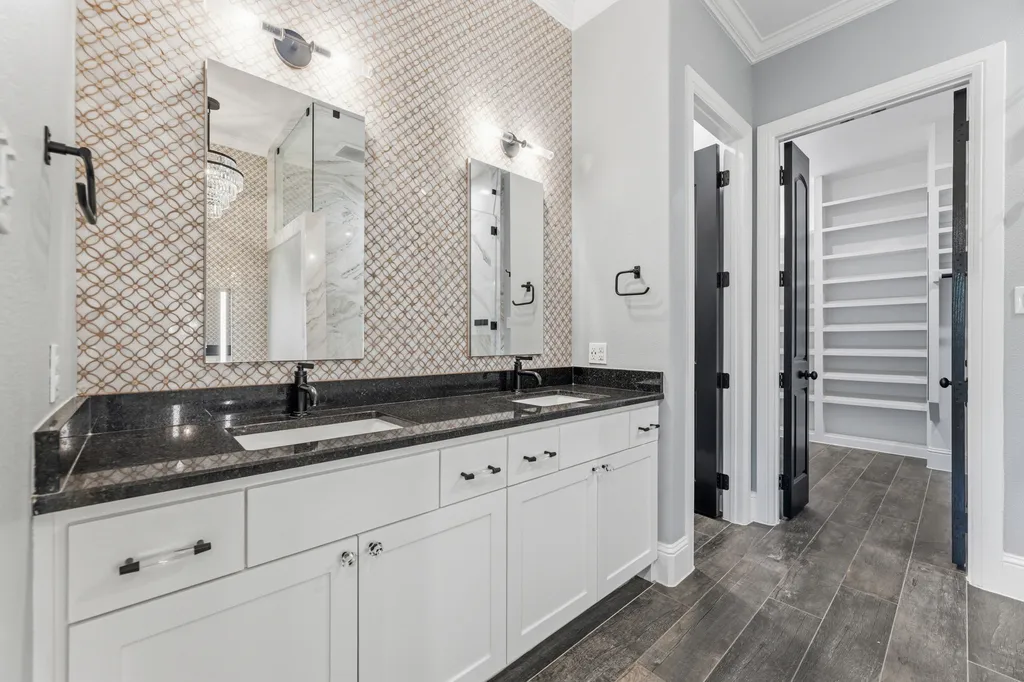2712 Mount View Drive Farmers Branch TX 75234