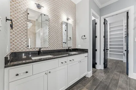 2712 Mount View Drive Farmers Branch TX 75234