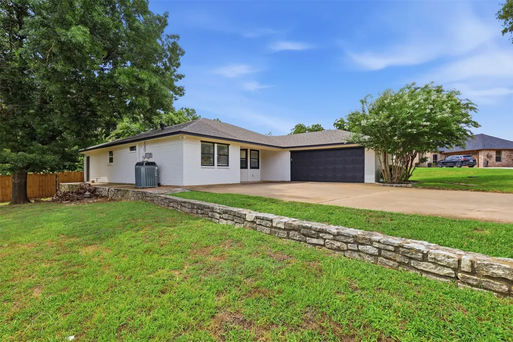 9705 Rosalie Court Granbury TX 76049