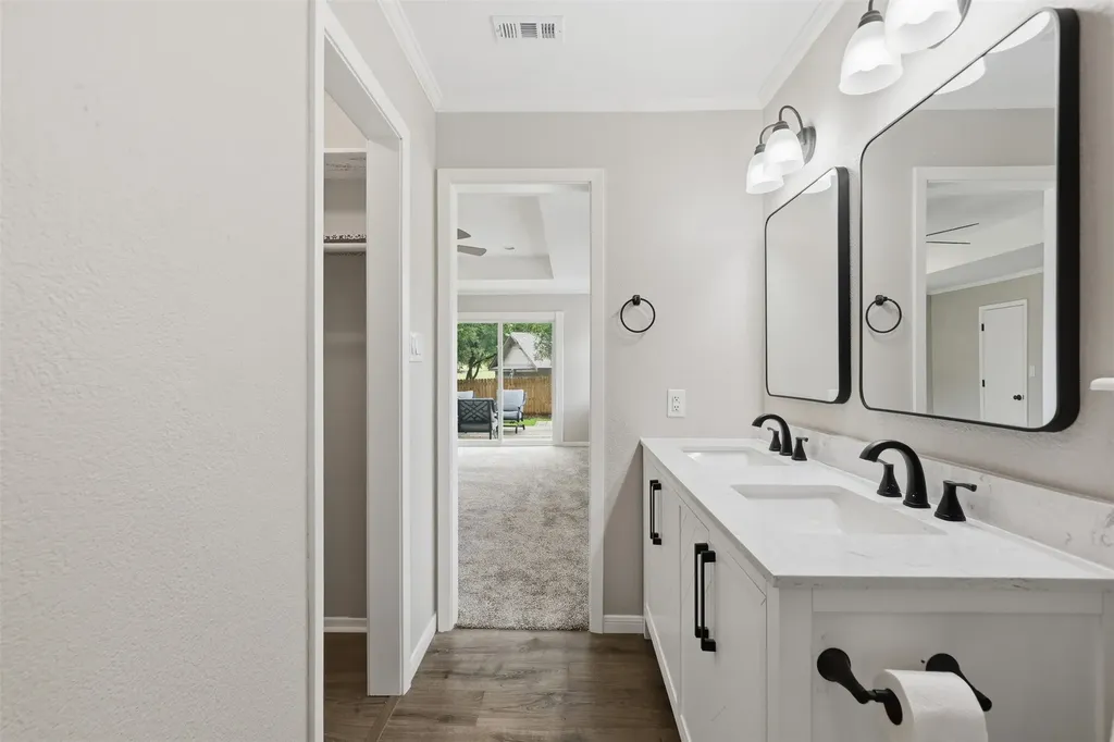 9705 Rosalie Court Granbury TX 76049