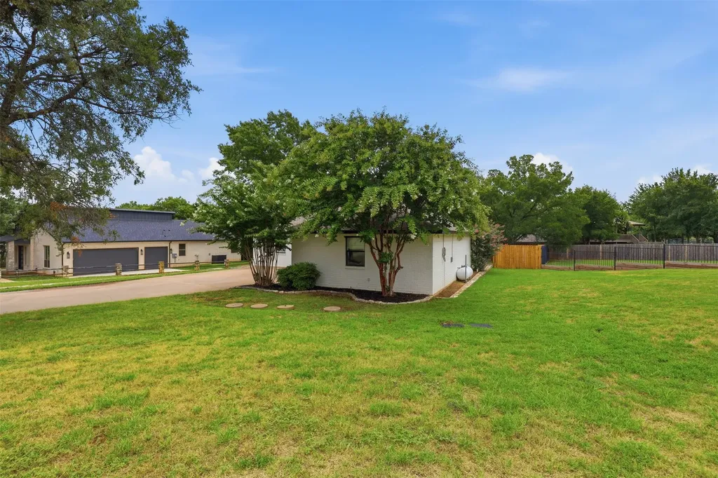 9705 Rosalie Court Granbury TX 76049