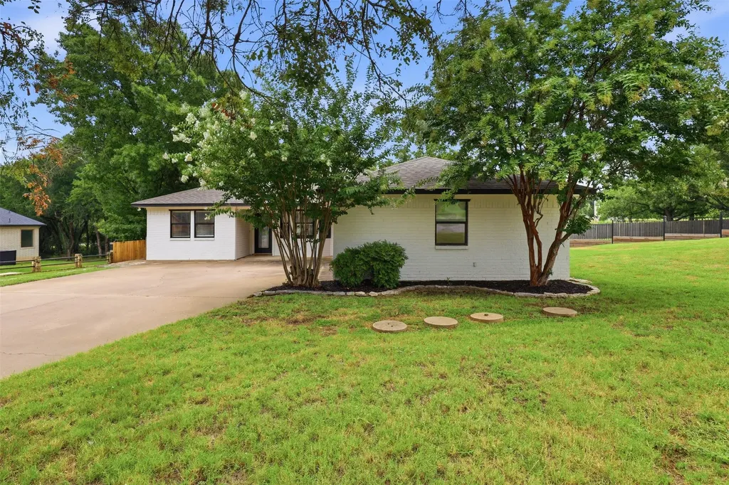 9705 Rosalie Court Granbury TX 76049