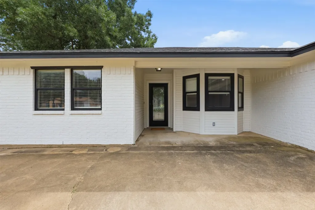 9705 Rosalie Court Granbury TX 76049