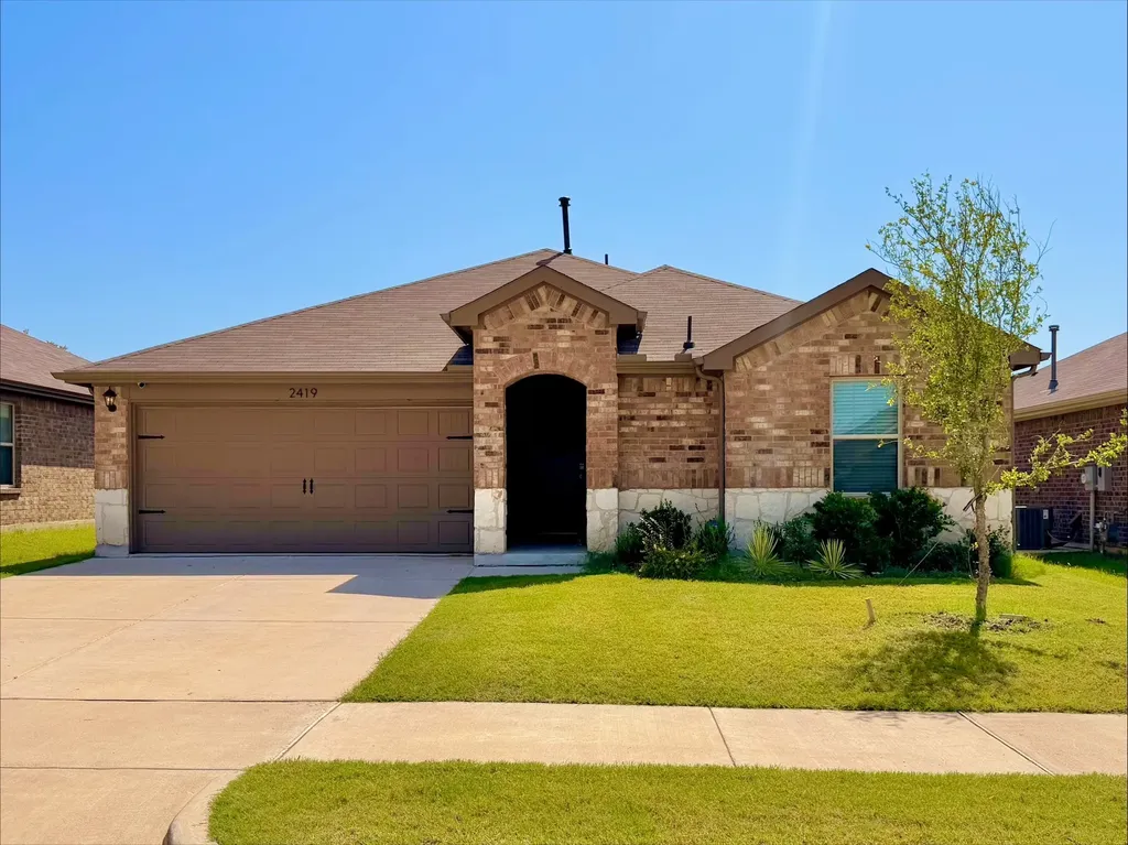 2419 S Montgomery Street Sherman TX 75090