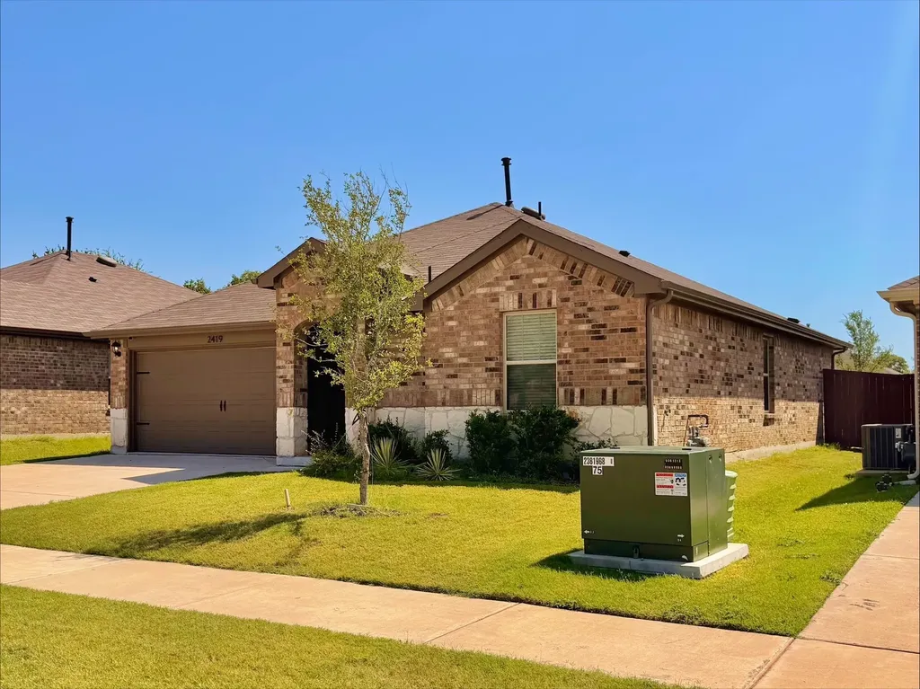 2419 S Montgomery Street Sherman TX 75090