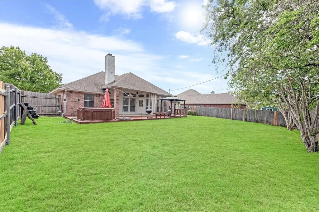 9229 Meandering Drive North Richland Hills TX 76182