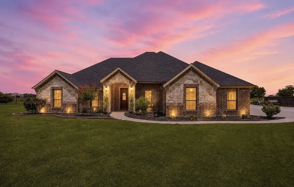 2447 County Road 2710 Caddo Mills TX 75135