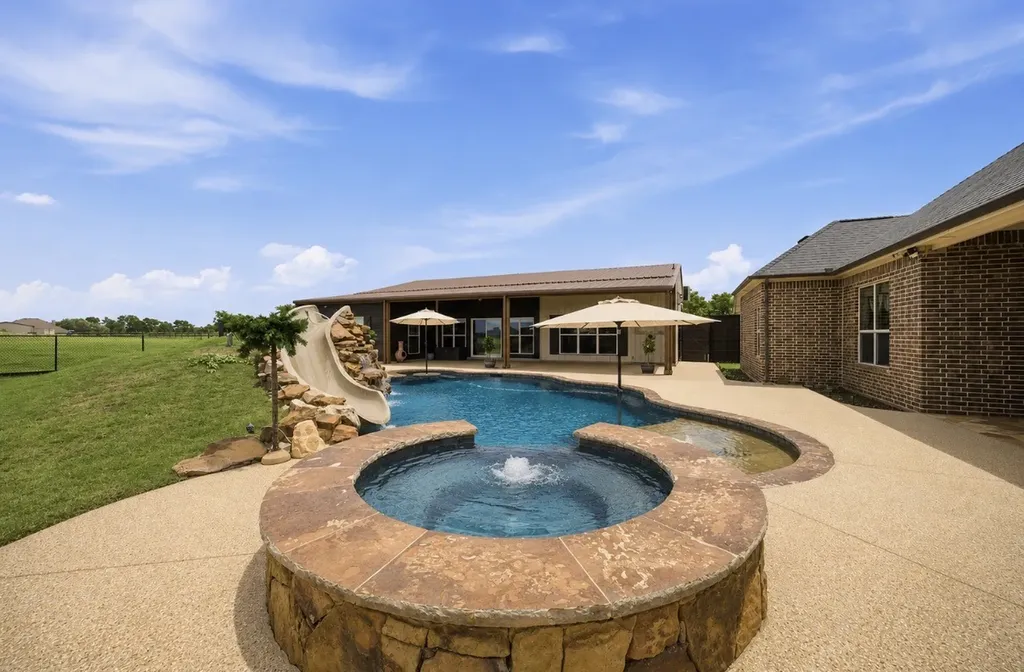 2447 County Road 2710 Caddo Mills TX 75135