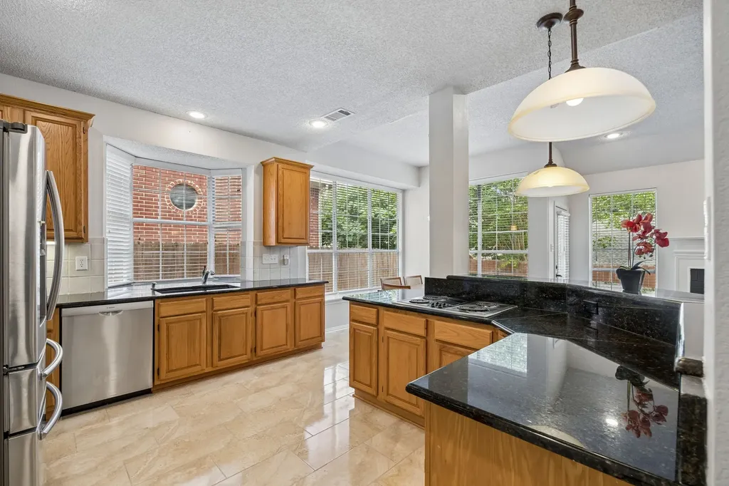 2623 Garden Ridge Lane Arlington TX 76006