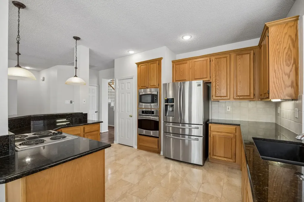 2623 Garden Ridge Lane Arlington TX 76006