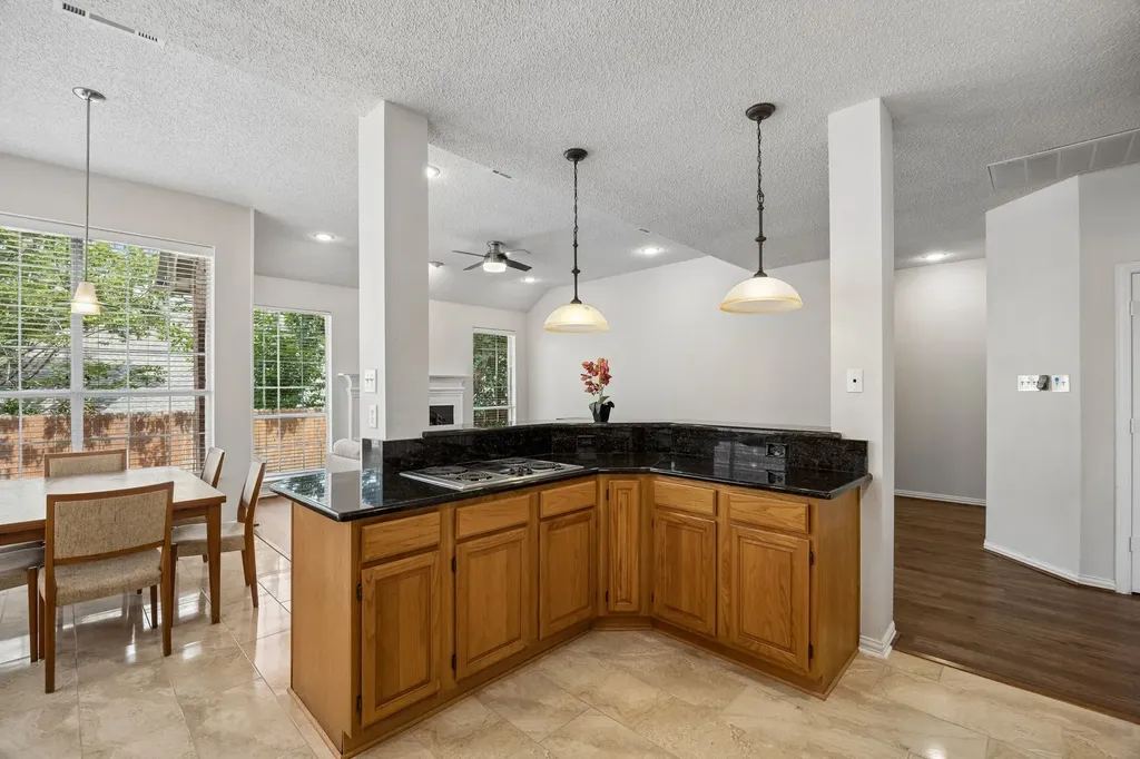 2623 Garden Ridge Lane Arlington TX 76006