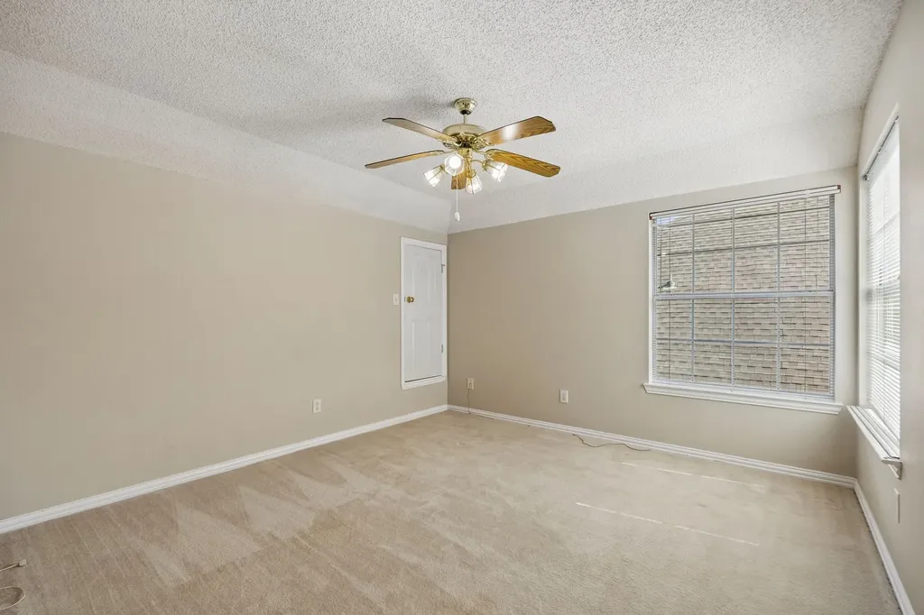 2623 Garden Ridge Lane Arlington TX 76006